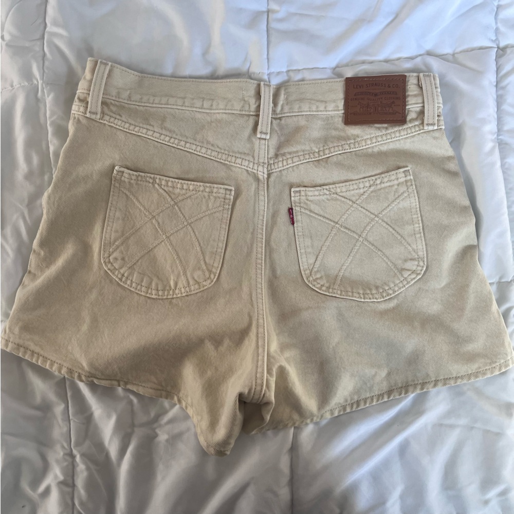 Levi’s 80’s Mom Jean Short NWOT Vintage Yellow